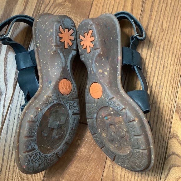 Art Venice Sandals - Picture 4 of 8